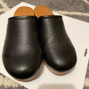 Universal Thread Magnolia Heels Black Clogs Women Size 8